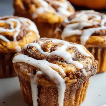 Pumpkin Cinnamon Roll Muffins
