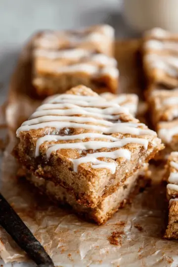 Cinnamon Roll Blondies
