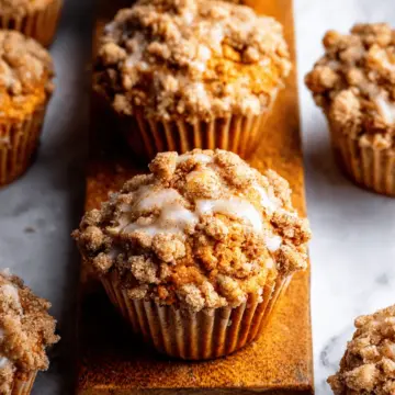 Apple Cinnamon Crumb Muffins