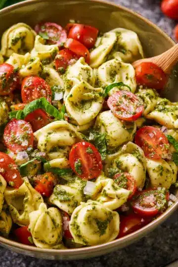 Easy Pesto Tortellini Pasta Salad
